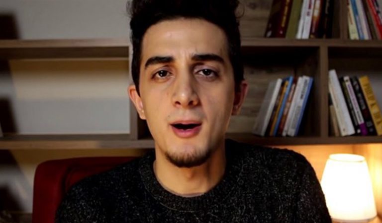 Ruhi Çenet’in Aylık Kazancı Ne Kadar ? Ruhi Çenet’in Aylık Kazancı Ne Kadar ?