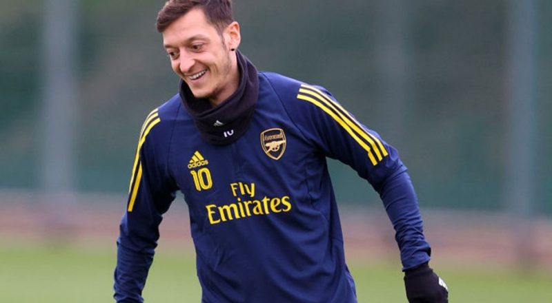 Mesul Özil Yuvaya Geri Döndü! Fenerbahçe'ye Döndüğünü Bu Paylaşımla Kutladı!