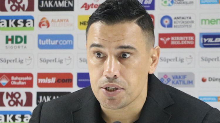 Alanyaspor'da Çağdaş Atan'dan Fenerbahçe maçı sonrası basın toplantısında esprili gönderme! Alanyaspor'da Çağdaş Atan'dan Fenerbahçe maçı sonrası basın toplantısında esprili gönderme!
