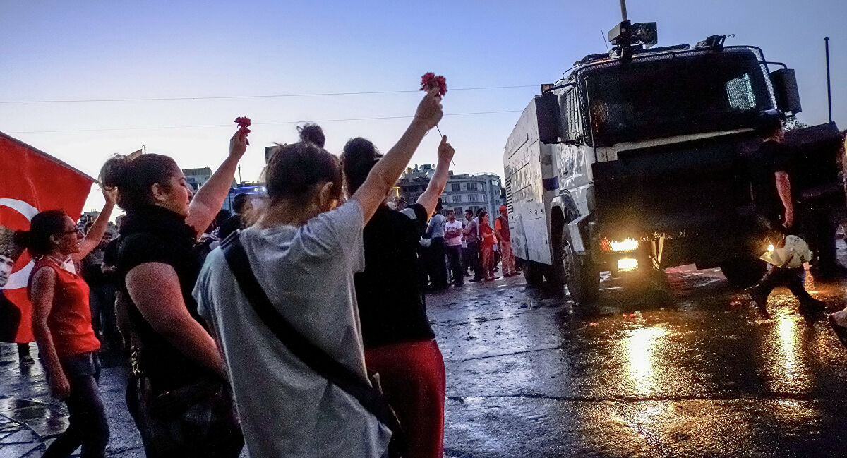 Antalya'daki Gezi Protestoları Davasında 40 Kişiye Hapis Cezası... Antalya'daki Gezi Protestoları Davasında 40 Kişiye Hapis Cezası...