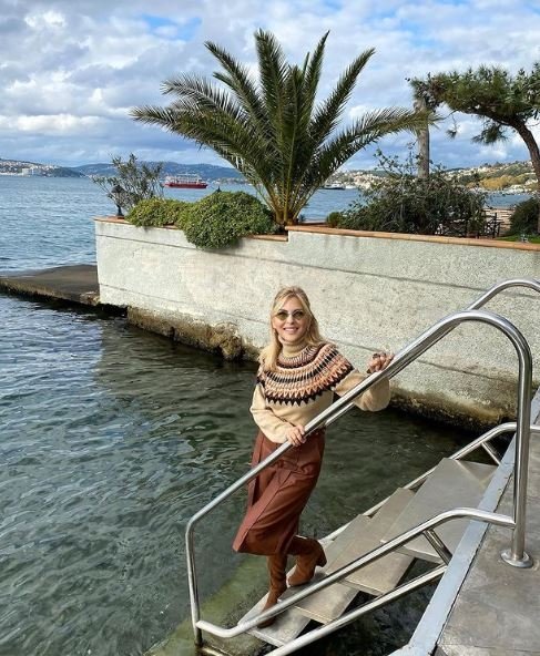 Arzu Sabancı'dan Açıklama: 'Tek Amacım, 'Evde Kal' Çağrısı Yaparak Salgın Sürecinde İnsanları Korumaktı' Arzu Sabancı'dan Açıklama: 'Tek Amacım, 'Evde Kal' Çağrısı Yaparak Salgın Sürecinde İnsanları Korumaktı'