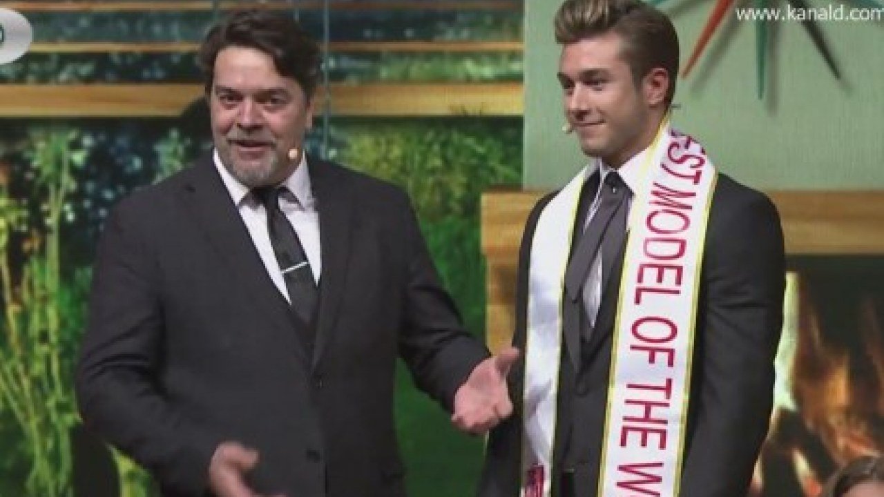 Beyaz Show - Onur Seyit Yaran kızları kendine hayran bıraktı! Beyaz Show - Onur Seyit Yaran kızları kendine hayran bıraktı!