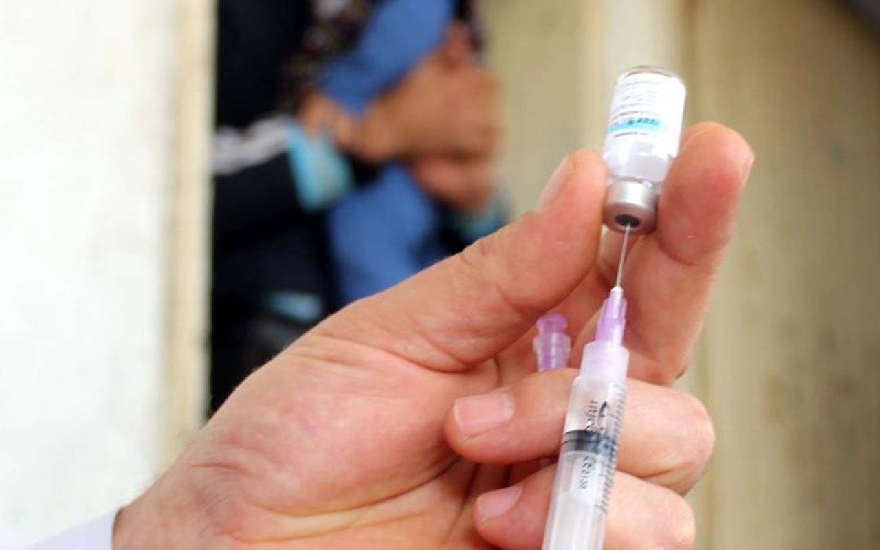 Çarpıcı araştırma! Pfizer ve AstraZeneca Kovid-19 aşısının tek dozu aile içi bulaşı yaklaşık yüzde 50 azaltıyor Çarpıcı araştırma! Pfizer ve AstraZeneca Kovid-19 aşısının tek dozu aile içi bulaşı yaklaşık yüzde 50 azaltıyor