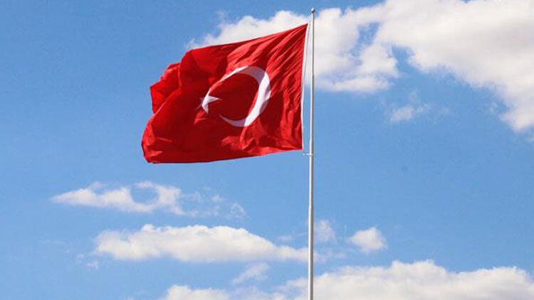 Turkiye Nin En Yuksek Bayrak Diregi Camlica Da Gundemtube Com