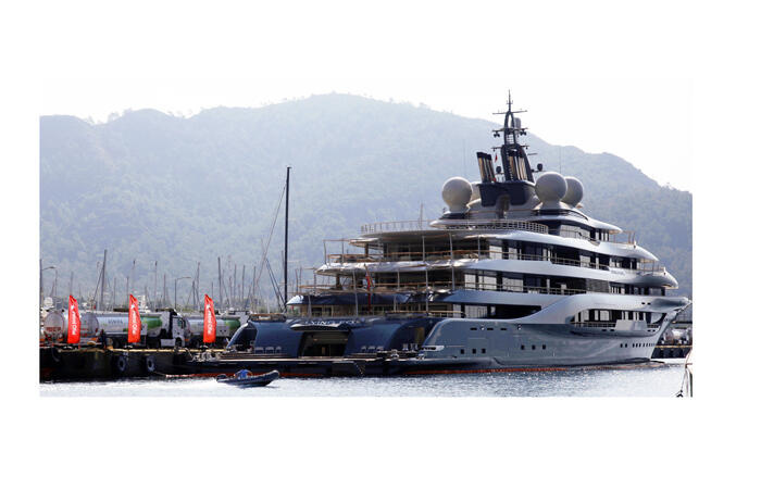 136 metre uzunluğunda, 2 helikopter pisti var! Dünyanın en büyüğü Marmaris'te... 136 metre uzunluğunda, 2 helikopter pisti var! Dünyanın en büyüğü Marmaris'te...