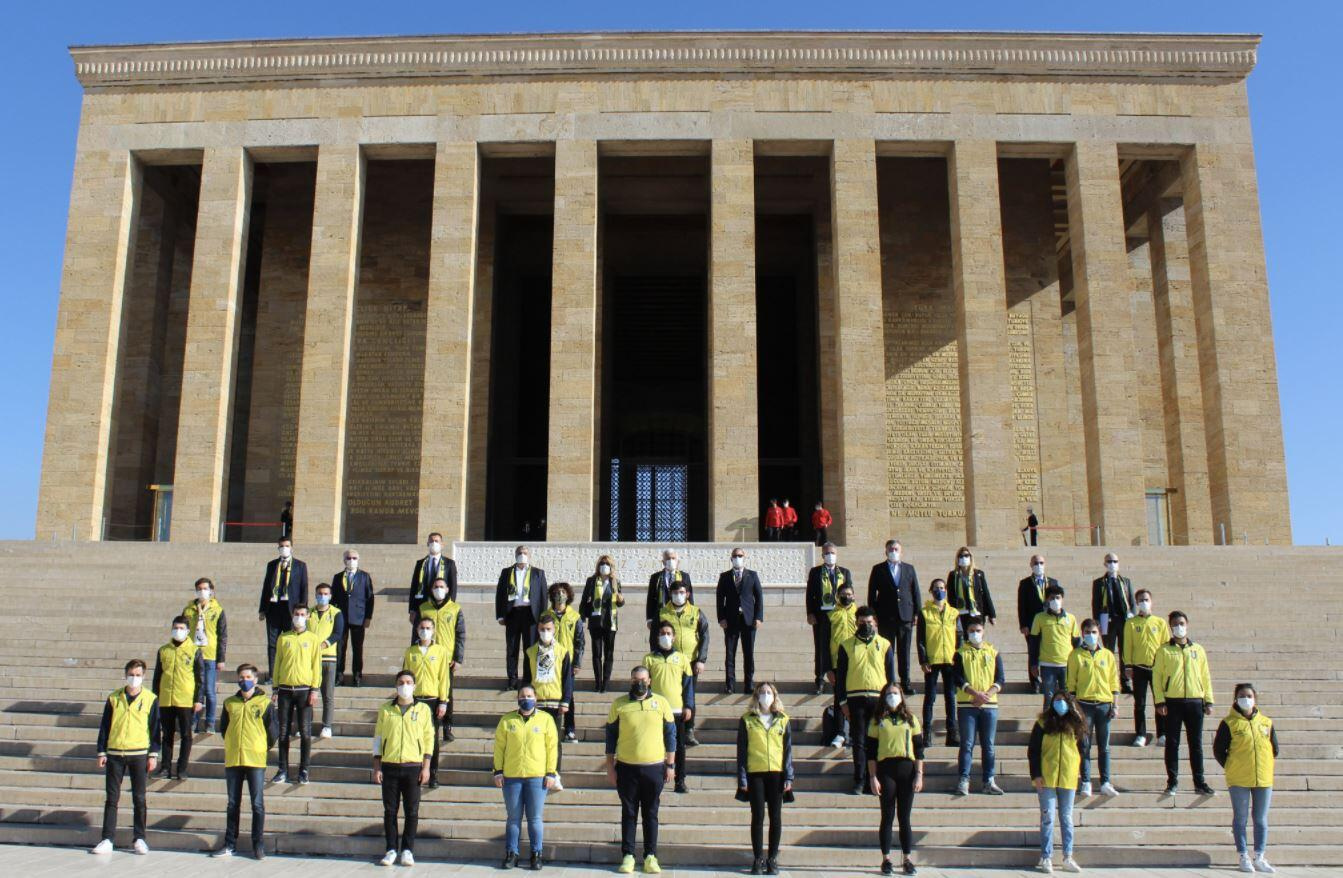 1907 Fenerbahçe Derneği, Anıtkabir’i ziyaret etti 1907 Fenerbahçe Derneği, Anıtkabir’i ziyaret etti