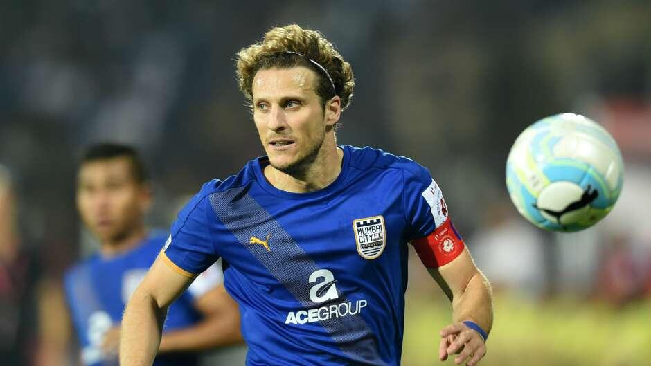2011 yılında Galatasaray, KAP'a bildirmişti! Forlan, futbolu bıraktı... 2011 yılında Galatasaray, KAP'a bildirmişti! Forlan, futbolu bıraktı...