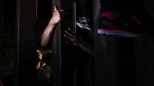ABD-Meksika sınırında ailelerinden ayrılan çocukların ebeveynlerine ulaşılamıyor