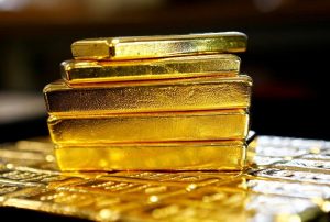 Altın, ABD verileri ve Çin'in vergi indirimine karşın güçlü kalmaya devam ediyor