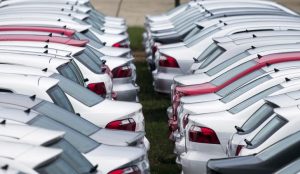 Araç satışları faizlerin yükseltilmesiyle Kasım'da %10,3 azaldı