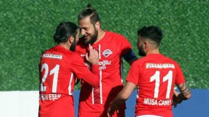 Batuhan Karadeniz, Hekimoğlu Trabzon'da kariyer sezonunu oynuyor! Şov yaptı...