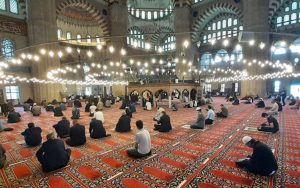 Bayram namazı camilerde kılınacak mı? Diyanet İşleri Başkanı Ali Erbaş açıkladı