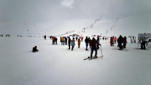 Bingöl'de karla kaplı Hesarek Kayak Merkezi'ne yoğun ilgi