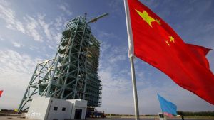 Çin'in Şıncou uzay mekiği, test fırlatışının ardından yörüngeye yerleşti