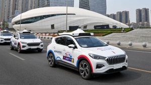 Çinli Baidu, sürücüsüz robot taksi hizmetini başlattı