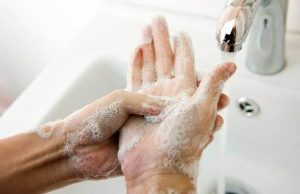 Çok yıkamaktan kuruyan ve çatlayan eller için ne yapılabilir?