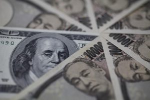 Forex – Yen Dolar Karşısında Kazanıyor, Yuan Düşüşte; Ticari Endişeler Sürüyor