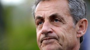 Fransa eski cumhurbaşkanı Sarkozy yolsuzluktan bugün hakim karşısına çıkacak