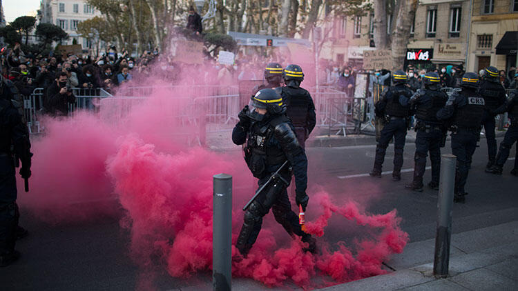 Fransa'da kriz büyüyor, gerginlik had safhada! 'Macron bizi korumuyor'