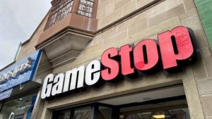 GameStop CEO'su George Sherman görevi bırakıyor