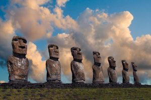 Gizemli heykelleriyle ünlü Paskalya Adası