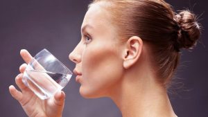 Her gün ılık su içmenin cildinize olumlu etkileri