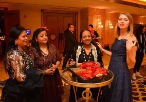 Hintli çift Antalya'ya geldi! Milyon dolarlık 25’inci evlilik yıl dönümü kutlaması yaptı
