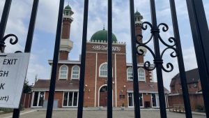 İngiltere'de bazı camiler Ramazan'da neden kadınlara kapalı?