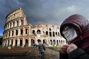 İtalya'da koronavirüs nedeniyle Lombardiya Bölgesi ve 14 kent karantinaya alındı