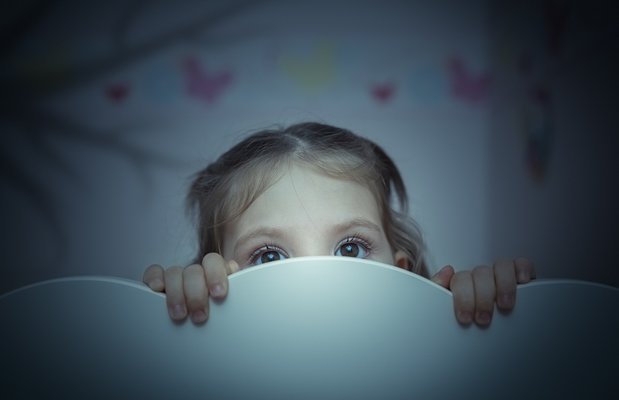 Korku duygusunun çocuk gelişimindeki yeri ve dönemsel korkular