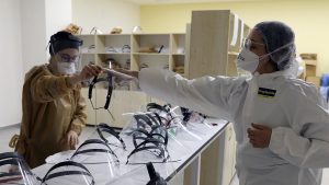 Koronavirüs mücadelesi: Bir laboratuvardan diğerine geçiş yasak