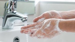 Koronavirüs: Neden sabun, el jelinden daha etkili?