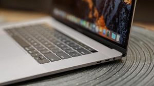 MacBook'lar Apple cihazlarını kablosuz şarj edecek