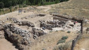 Porsuk Höyük'te Roma dönemine ait yaşam alanı bulundu