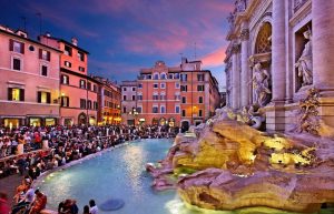 Roma’nın kalbi olan çeşme turistlere kapatılıyor