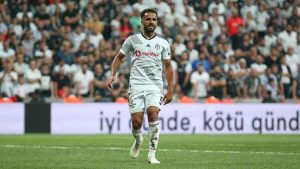 Son Dakika | Beşiktaş'ta Douglas depremi! Sezonu kapattı