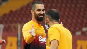 Son Dakika | Galatasaray'da transfer konuşulurken dikkat çeken detay! Arda Turan...