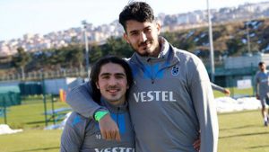 Son Dakika | Trabzonspor'da Abdülkadir Ömür ve Uğurcan Çakır'a talip çıktı! Lyon izledi ve...