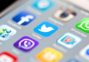 'Sosyal medya etiği dersleri erken yaşlarda verilmeli'
