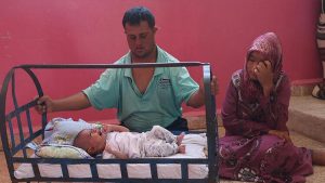 Suriye'de 'mucize bebek' yardım bekliyor