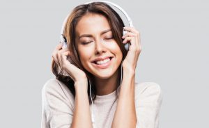 Yüksek kalitede müzik dinlemenin sırrı kulaklık mı, uygulama mı?