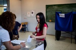 Yunanistan, genel seçim için bugün sandık başında