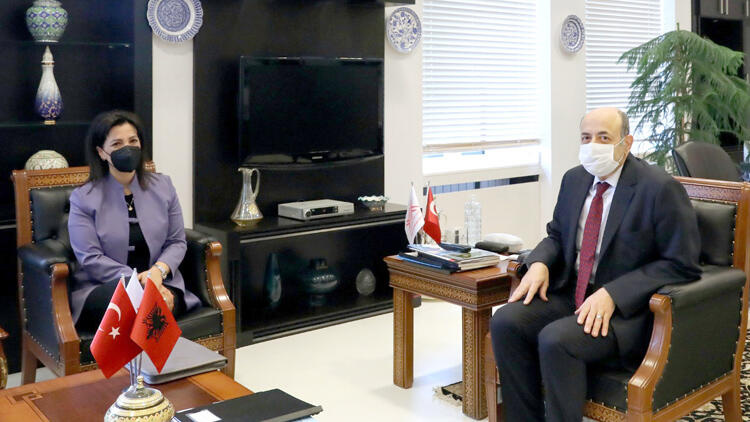 Arnavutluk Eğitim bakanı YÖK’ü ziyaret etti Arnavutluk Eğitim bakanı YÖK’ü ziyaret etti