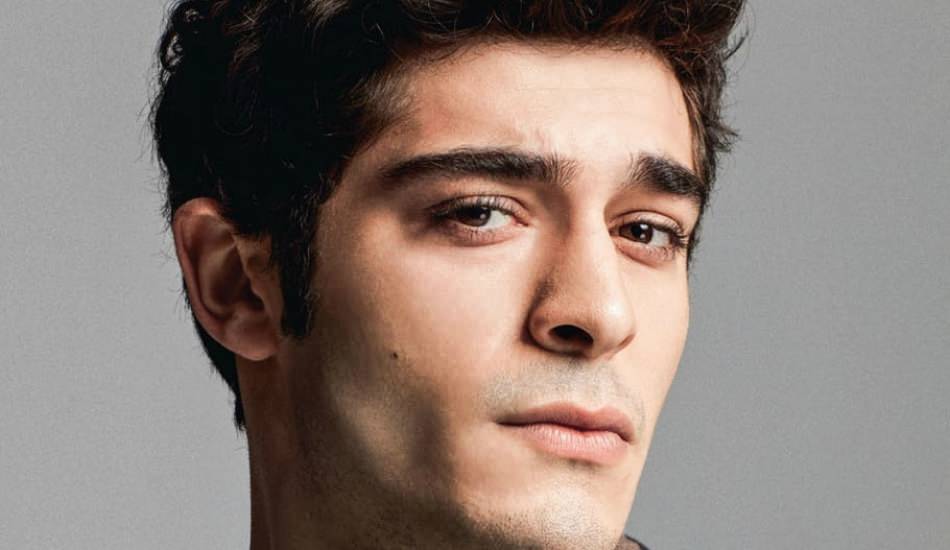 Burak Deniz'in yeni imajı dikkat çekti!