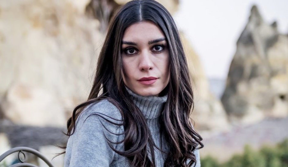 Burcu Kıratlı'dan hamile iddialarına yanıt geldi!