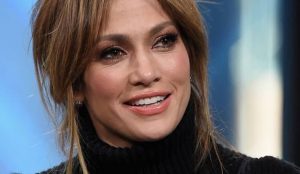 Jennifer Lopez'in taktığı kolyenin fiyatı dudak uçuklattı!