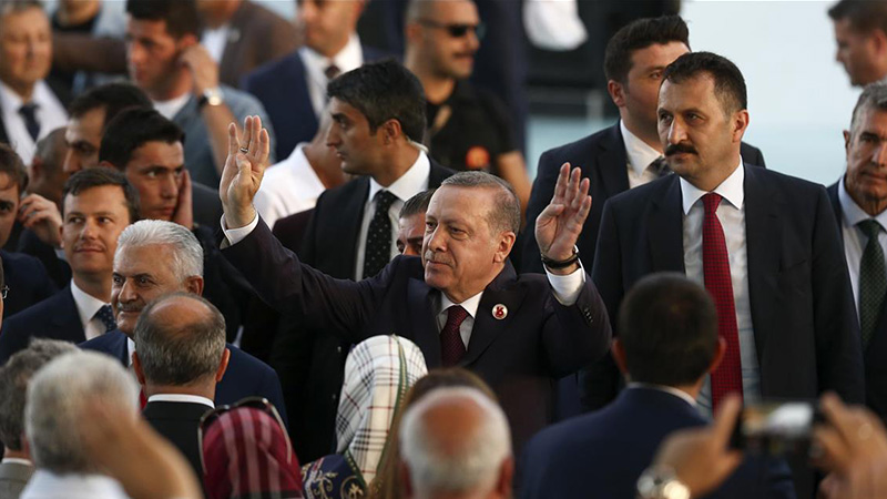 AKP 18. yaşını kutluyor
