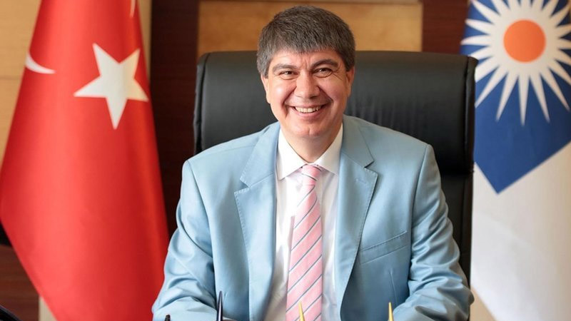 AKP Antalya İl Başkanı'ndan AKP'li eski belediye başkanına: Şirketleri çiftliğe çevirmişler AKP Antalya İl Başkanı'ndan AKP'li eski belediye başkanına: Şirketleri çiftliğe çevirmişler