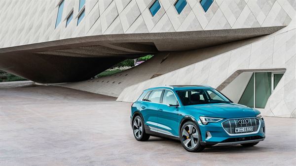 Audi e-tron teslimatları pil zahmeti nedeniyle gecikecek