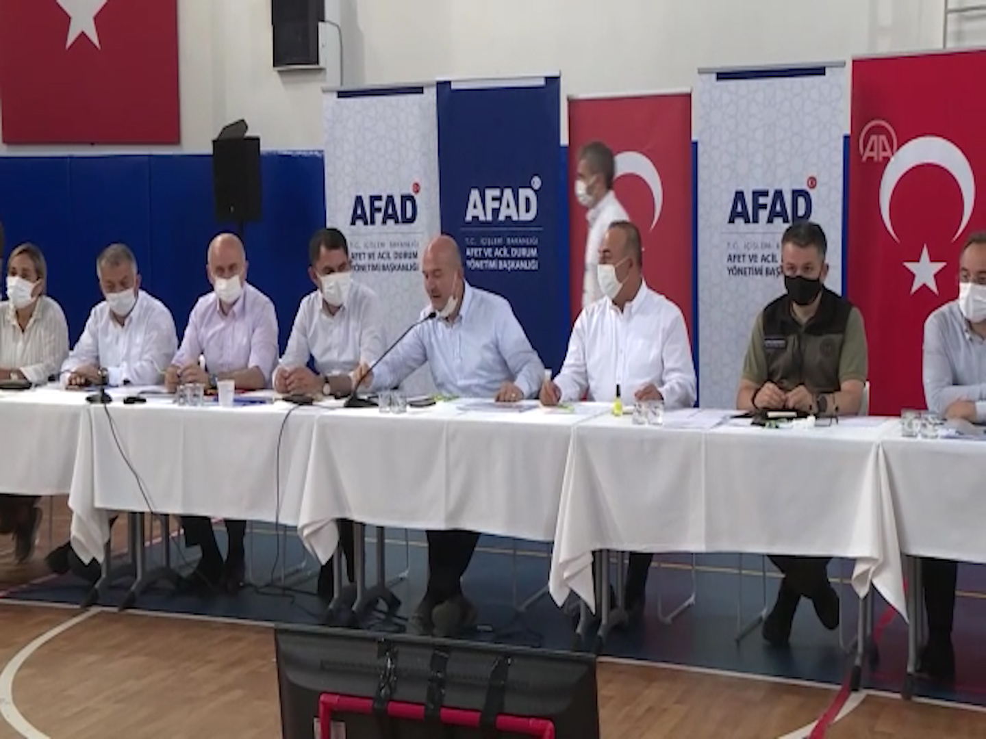 Bakanlar arasında orman yangınlarıyla ilgili toplantı yapıldı Bakanlar arasında orman yangınlarıyla ilgili toplantı yapıldı